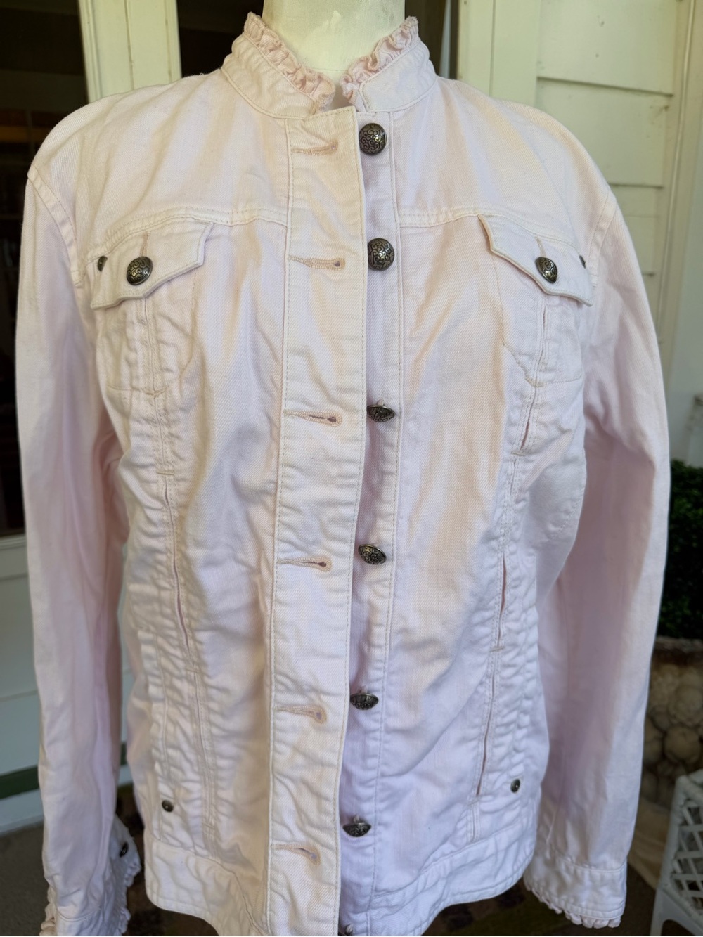 Chico's Platinum 2 Light Pink Ruffled Collar Jean Jacket